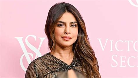 priyanka chopra sexy video|Priyanka Chopra stuns in sexy sheer dress at Victoria’s Secret。